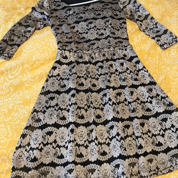 Super cute short dress. - Picture 4 of 4